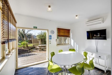 Photo of property in 810 Heretaunga Street East, Parkvale, Hastings, 4122