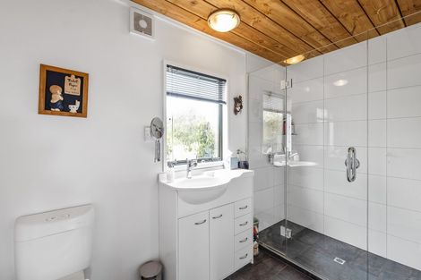 Photo of property in 42 Pukenamu Road, Te Horo, Otaki, 5581