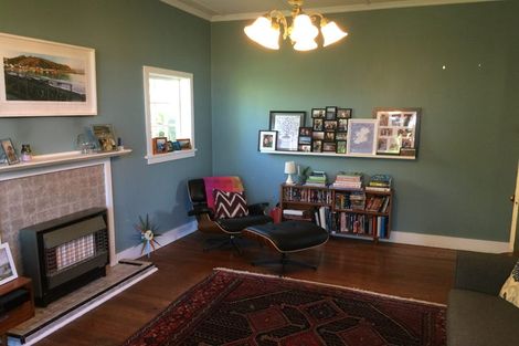 Photo of property in 20 Milne Terrace, Island Bay, Wellington, 6023