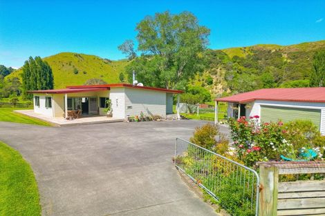 Photo of property in 1036 State Highway 4, Parikino, Wanganui, 4573