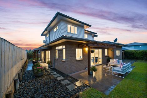 Photo of property in 16 Midhurst Avenue, Henderson, Auckland, 0612