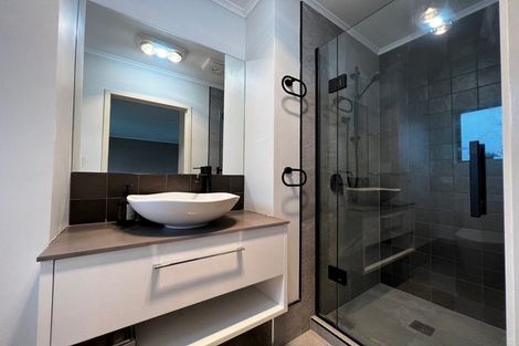 Photo of property in 45 Condor Place, Unsworth Heights, Auckland, 0632