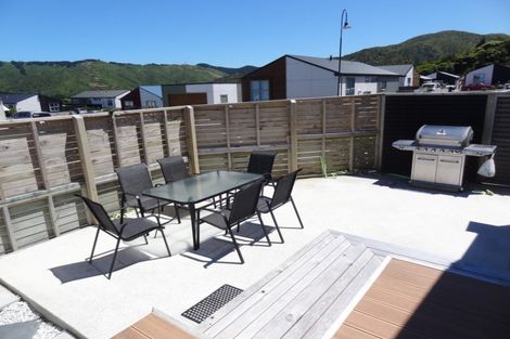 Photo of property in 2 Otonga Heights, Maungaraki, Lower Hutt, 5010