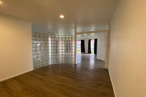 Photo of property in 14 Caldbeck Rise, Northpark, Auckland, 2013