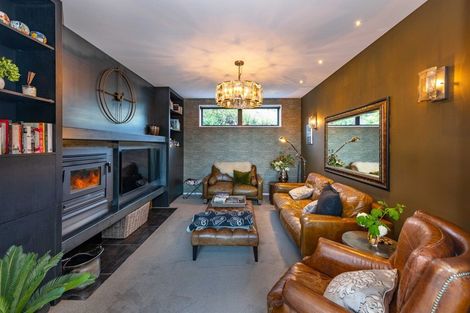 Photo of property in 15 Little Alpha Loop, Wanaka, 9305