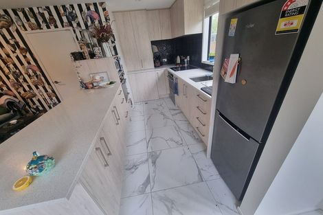 Photo of property in 2/42 Cambridge Terrace, Waiwhetu, Lower Hutt, 5010