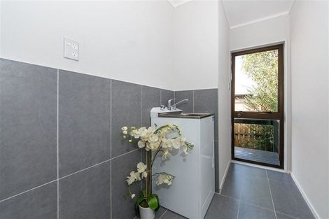 Photo of property in 6/390 West Coast Road, Glen Eden, Auckland, 0602