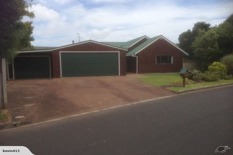 Photo of property in 25 Waipuia Place, Greenhithe, Auckland, 0632