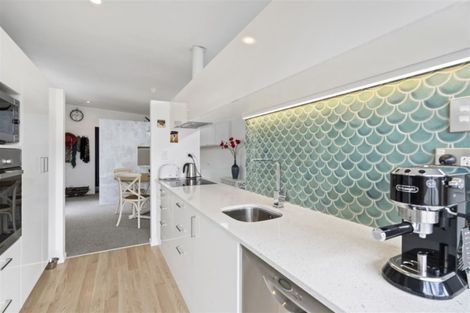 Photo of property in 14a Holiday Road, Stanmore Bay, Whangaparaoa, 0932