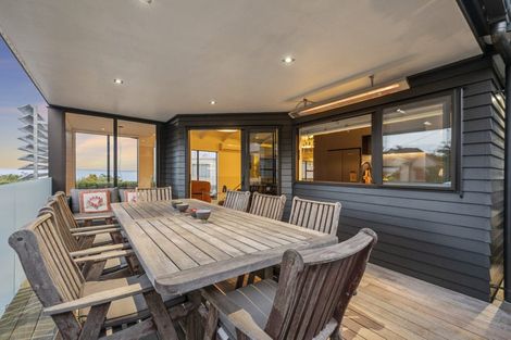 Photo of property in 2/27 Churchill Road, Murrays Bay, Auckland, 0630