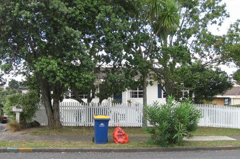 Photo of property in 1/17 Sartors Avenue, Northcross, Auckland, 0630