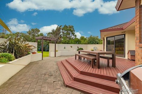 Photo of property in 18 Crestview Grove, Belmont, Lower Hutt, 5010