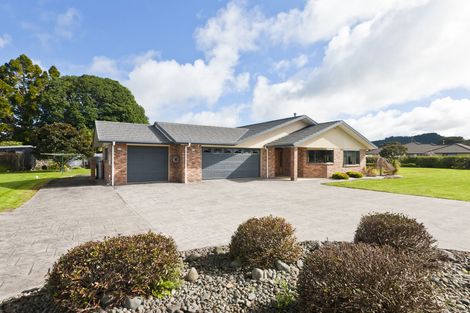 Photo of property in 16 Cairn Way, Te Kamo, Kamo, 0185