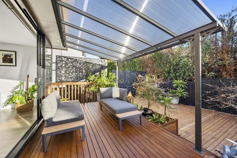 Photo of property in 42 Seafarer Crescent, Stanmore Bay, Whangaparaoa, 0932