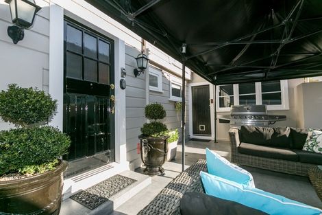 Photo of property in 2 Seaview Terrace, Bluff Hill, Napier, 4110