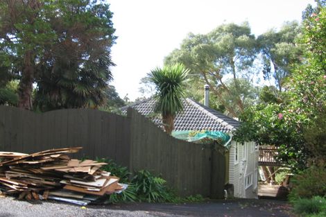 Photo of property in 20 Hollywood Avenue, Titirangi, Auckland, 0604