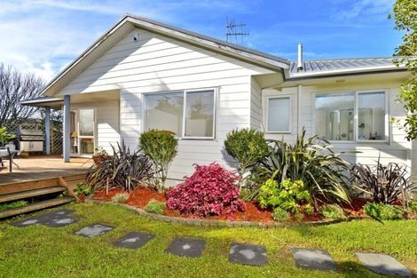 Photo of property in 283 Royal Road, Massey, Auckland, 0614