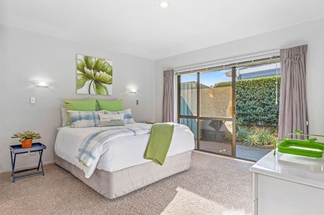 Photo of property in 2/77 Harvey Street, Waipahihi, Taupo, 3330