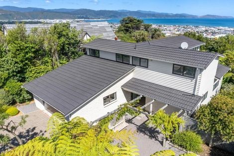 Photo of property in 30 Stanhope Grove, Korokoro, Lower Hutt, 5012