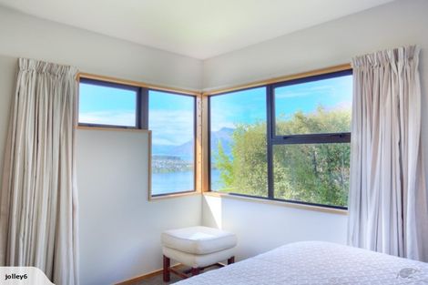 Photo of property in 13 Sunrise Lane, Queenstown, 9300