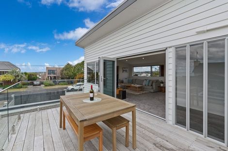 Photo of property in 1/18 Ridge Road, Waiake, Auckland, 0630