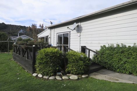 Photo of property in 51 Dick Street, Reefton, 7830