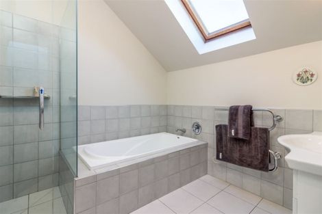 Photo of property in 2/89 Waimairi Road, Upper Riccarton, Christchurch, 8041