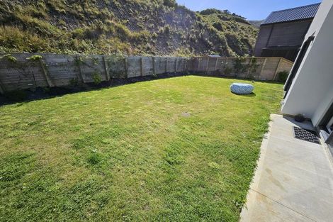 Photo of property in 16 Porokaiwhiri Street, Crofton Downs, Wellington, 6035