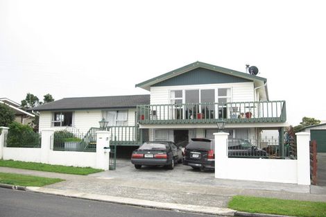 Photo of property in 16 Edgecombe Street, Newlands, Wellington, 6037