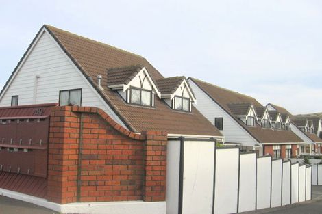 Photo of property in 8/49 Mana Esplanade, Paremata, Porirua, 5026