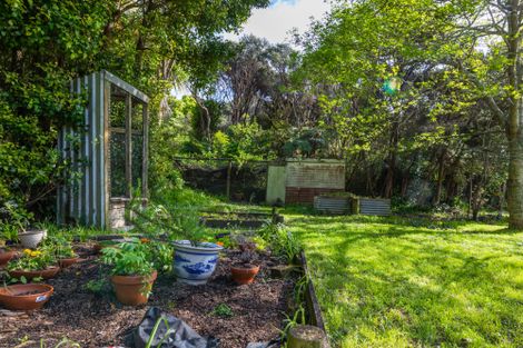 Photo of property in 41 Cornwallis Road, Cornwallis, Auckland, 0604