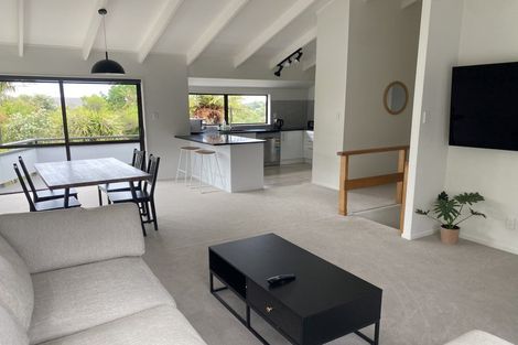 Photo of property in 1/3 Ceramco Place, Torbay, Auckland, 0630