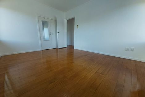 Photo of property in 11 Emirau Place, Glenfield, Auckland, 0629