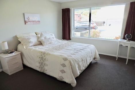 Photo of property in 21a Beauchamp Street, Tawa, Wellington, 5028