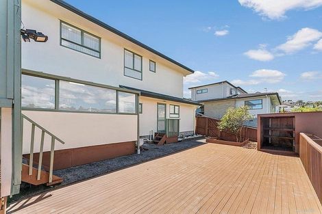 Photo of property in 18 Pistachio Place, Goodwood Heights, Auckland, 2105