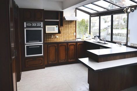 Photo of property in 1/60 Becroft Drive, Forrest Hill, Auckland, 0620