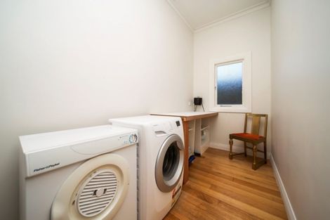 Photo of property in 25 Mount Edgcumbe Street, New Plymouth, 4310