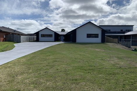 Photo of property in 11 Hamon Place, Pukehangi, Rotorua, 3015