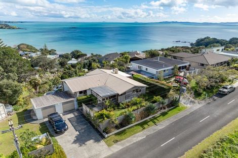 Photo of property in 16 Rangikapiti Road, Coopers Beach, 0420