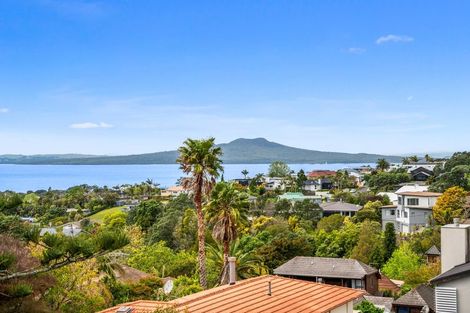 Photo of property in 5a Aberdeen Road, Castor Bay, Auckland, 0620