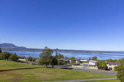Photo of property in 10 Wakeman Road, Acacia Bay, Taupo, 3330