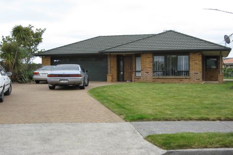 Photo of property in 15 Cloverlea Place, Pukekohe, 2120