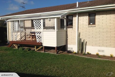 Photo of property in 32b Edgewater Parade, Waiuku, 2123