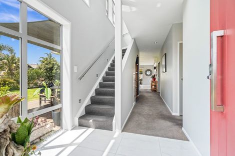 Photo of property in 5 Waitemata Drive, One Tree Point, 0118