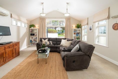 Photo of property in 23 Naughton Terrace, Kilbirnie, Wellington, 6022