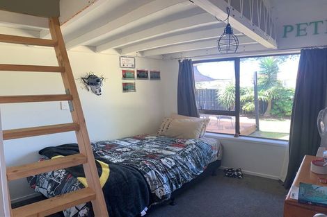 Photo of property in 2/42 Mirrabooka Avenue, Botany Downs, Auckland, 2010