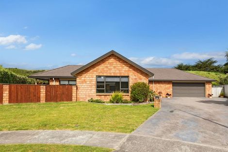 Photo of property in 17 Sams Way, Raumati South, Paraparaumu, 5032