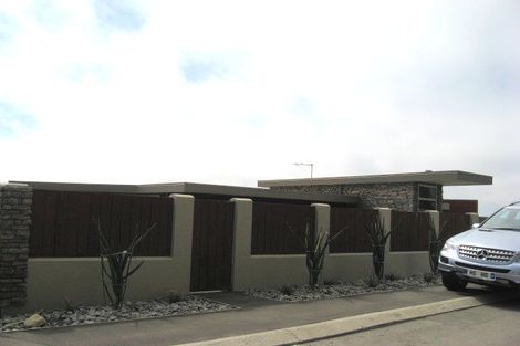 Photo of property in 2 Gazelle Lane, Redcliffs, Christchurch, 8081