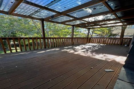 Photo of property in 28 Claverdon Drive, Massey, Auckland, 0614