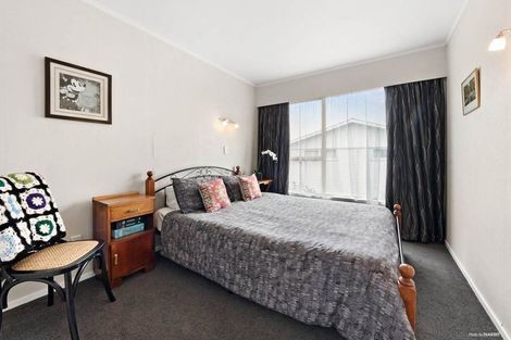 Photo of property in 20 Royal Road, Massey, Auckland, 0614